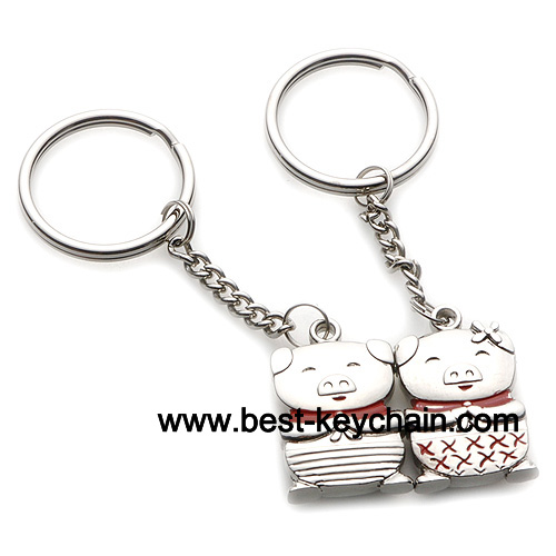 cartoon pig metal couple key holder