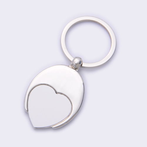 Meatl keyring with heart shape